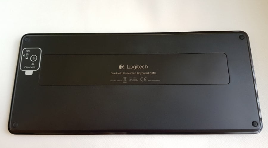 Logitech K810 - back