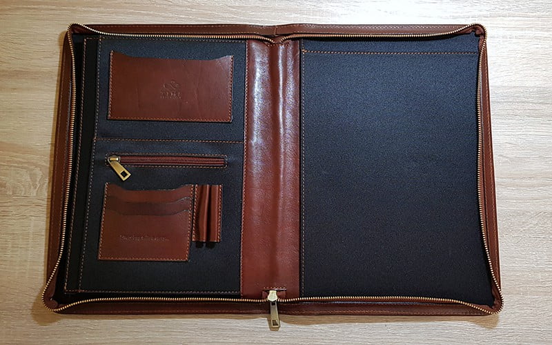 Time Resistance Leather Portfolio Candide - open