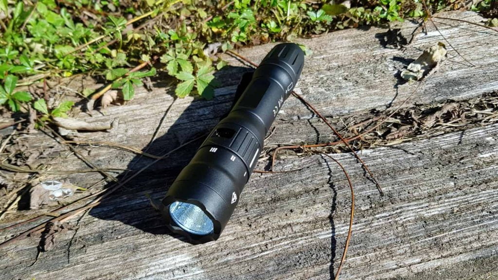 heavy duty tactical flashlight