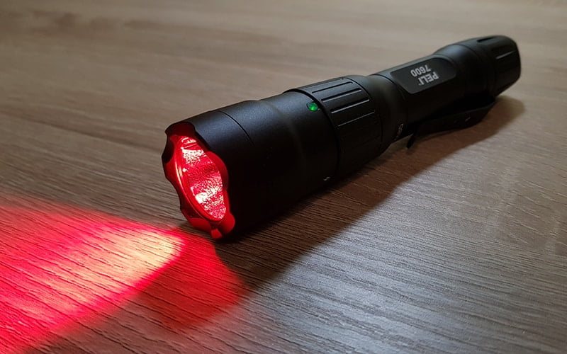 pelican 7600 - red light