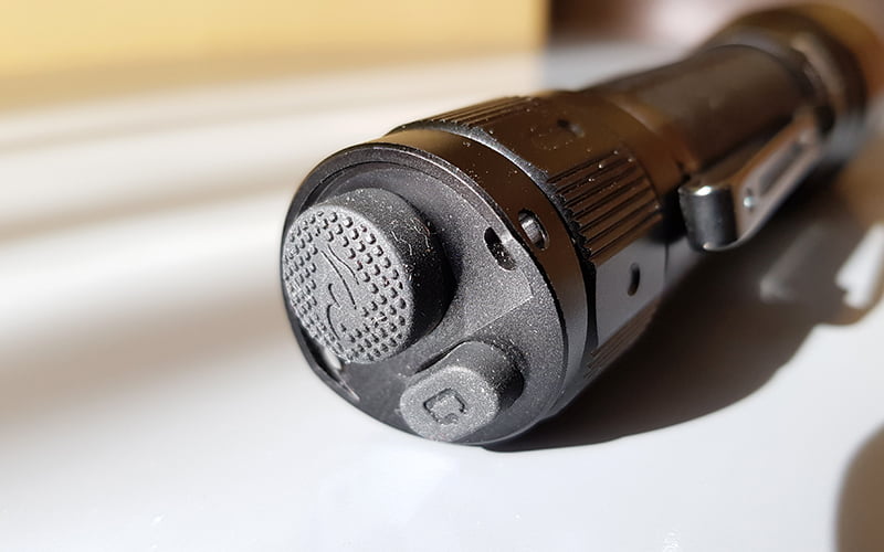 Fenix TK16 V2 - Dual tactical switch