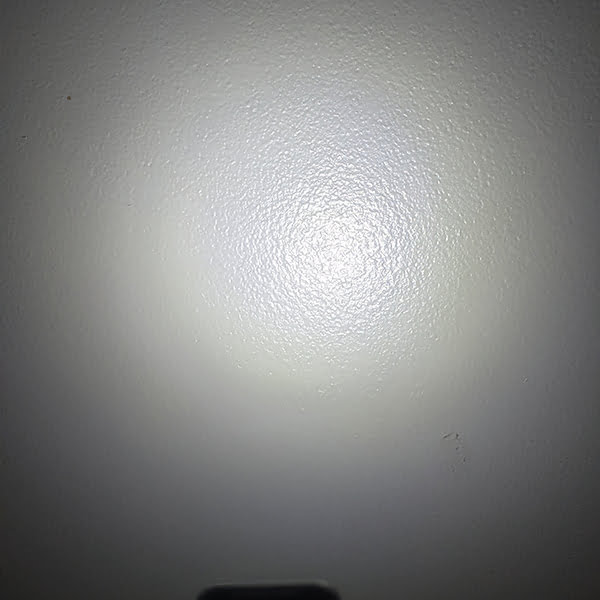 Nitecore T4K - High 200 lumens - 4