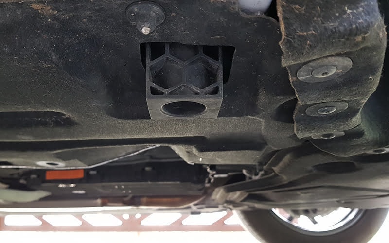 jack point on Alfa Romeo Stelvio
