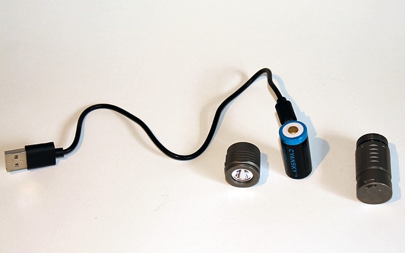 Cyansky M3 - battery conncected to USB