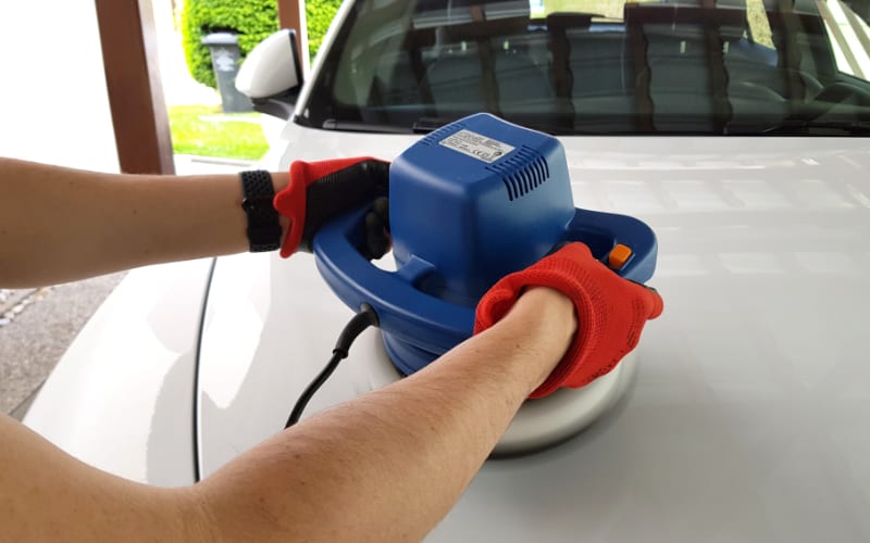 car polishing with rotary buffer