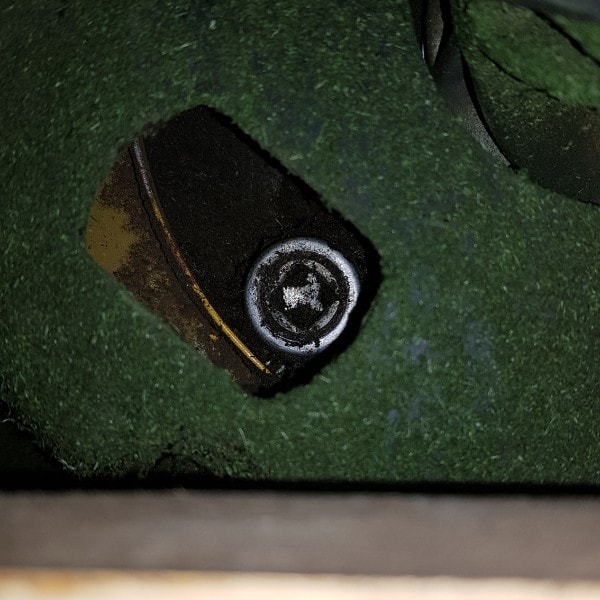 oil drain bolt on lawn mower 2