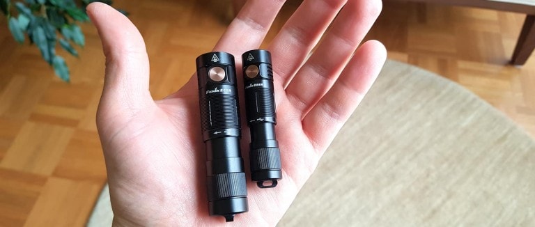 Fenix E05R and E09R in my hand - feature
