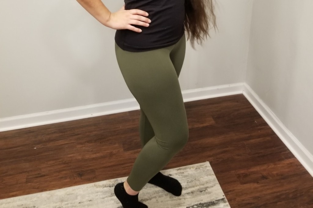 Leonisa Extra High Waisted Compression Legging-ft1