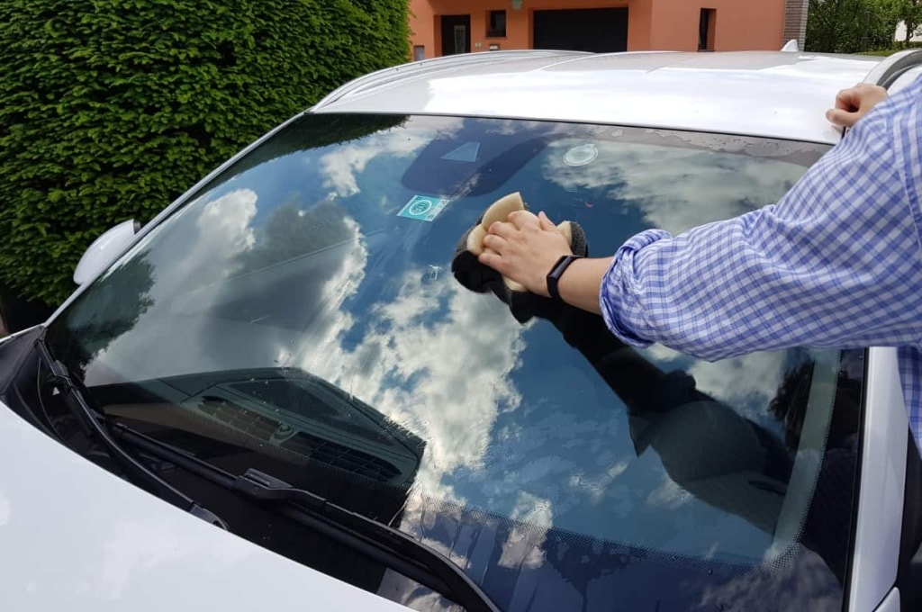 best cleaning solution for inside car windshield