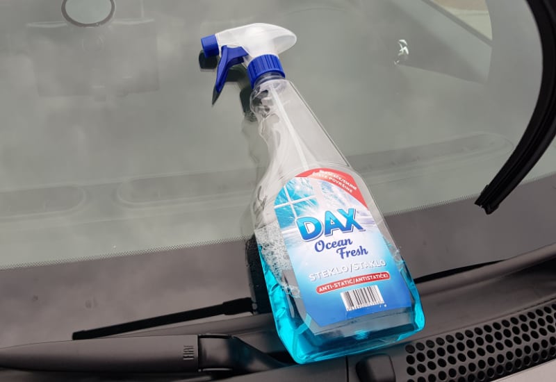 windows cleaner spray on windshield