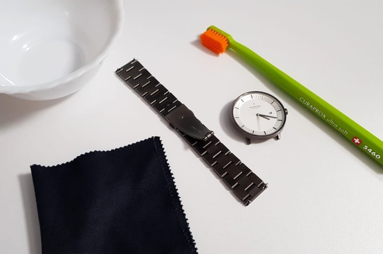 how to clean a metal watch band