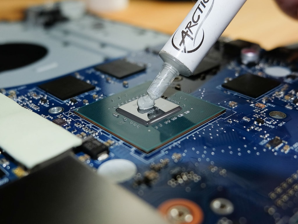 Placing Thermal Paste on CPU