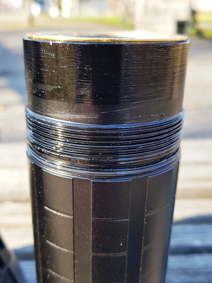 Imalent MS18 - threads on the battery