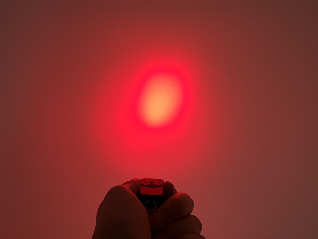 fenix e03r - red led beam